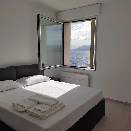 Miti Dello Stretto Bed & Breakfast