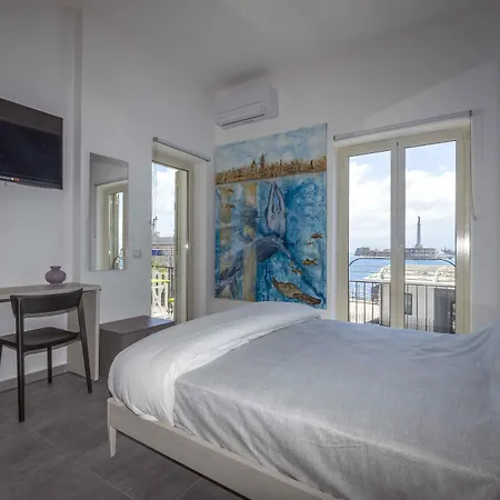 Miti Dello Stretto Bed & Breakfast 4*