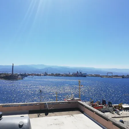 فندق مبيت وإفطار Miti Dello Stretto 4*