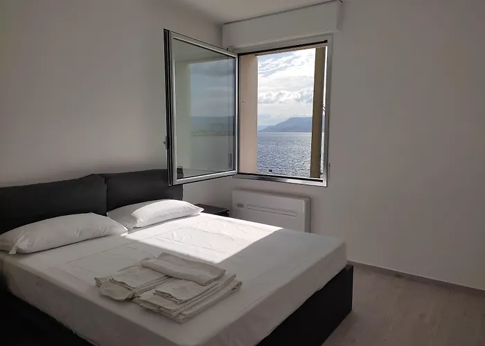Miti Dello Stretto 4* مسينا
