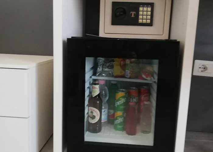 فندق مبيت وإفطار Miti Dello Stretto 4*