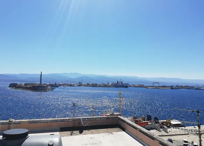 فندق مبيت وإفطار Miti Dello Stretto 4*